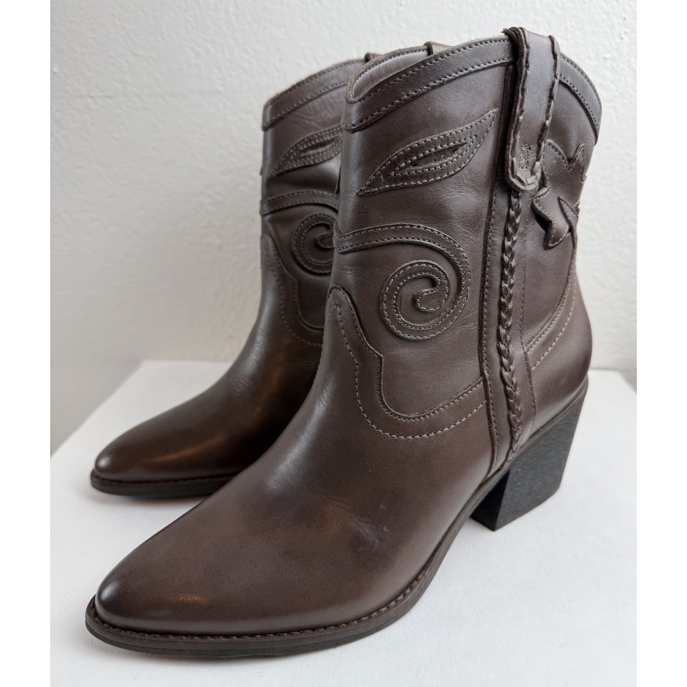 Carlos By Carlos Santana Austin Brown Leather Pointed Toe Ankle Bootie Size 5M